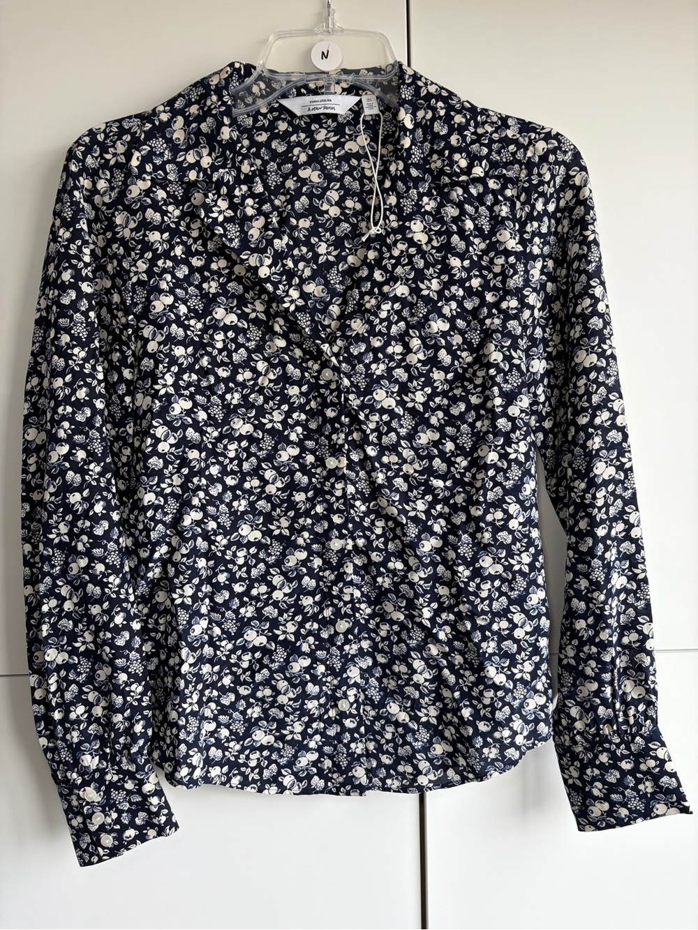 & Other Stories Navy and Cream Floral Fruit Silk Blend Button-Down Shirt Size 0